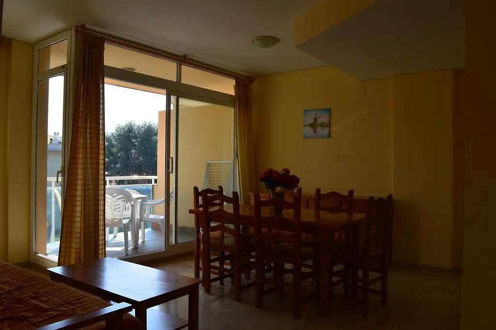Joyapartments Golden Pineda Салоу Апартаменты